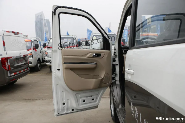 Changan Kuayue Kuayuexing V5 Édition Zhaocai Confort 122 ch 1.6L Essence 7 places fourgonnette (China VI) Cabine (1) | 86Trucks