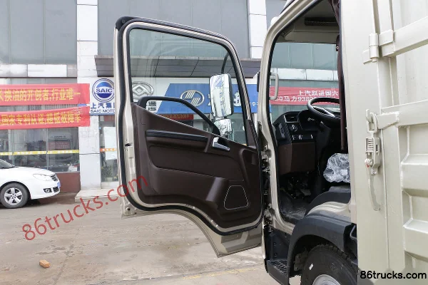 FAW Jiefang Lingtu 150hp 4X2(6 wheels) 4.16m Single Row Stake Truck (WLY 6-speed) Cab (1) | 86Trucks