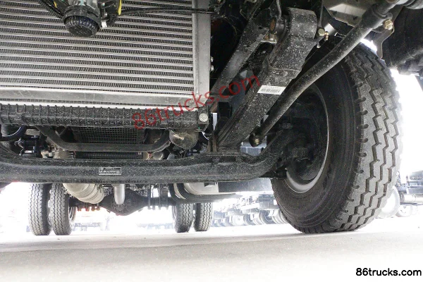 FAW Jiefang Lingtu 150hp 4X2(6 wheels) 4.16m Single Row Stake Truck (WLY 6-speed) Chassis (3) | 86Trucks