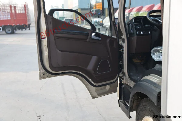 FAW Jiefang Lingtu 156 ch 4X2(6 roues) camion frigorifique 4,13 m AMT automatique Cabine (2) | 86Trucks