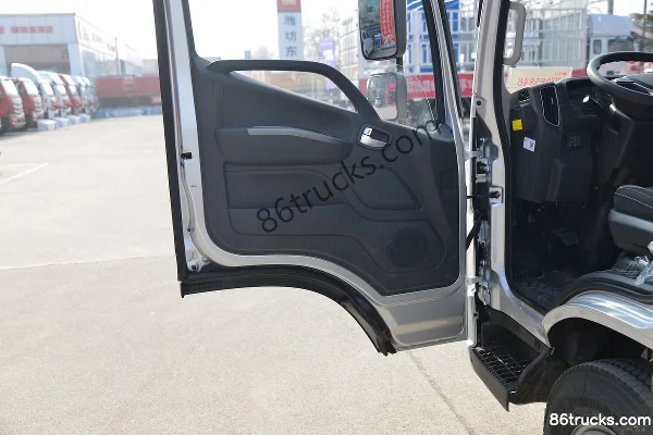 Foton Aumark S1 Light Edition 140hp 4X2(6 wheels) 3.36m semi-crew cab box truck (2) | 86Trucks