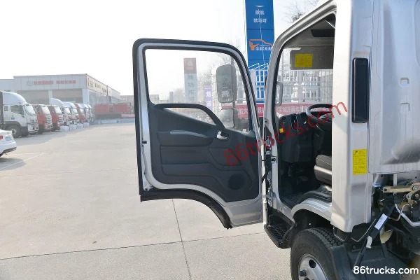 Foton Aumark S1 Series Zhiying Edition 130 hp 4X2(6 wheels) 4.17 m Single Row Stake Light Truck (Axle Ratio 4.875)(China VI) Cab (1) | 86Tru