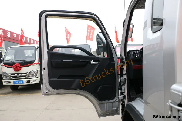 Foton Times Linghang S1 120 hp 4X2(6 wheels) 3.94 m single-row flatbed light truck (China VI) Cab (1) | 86Trucks