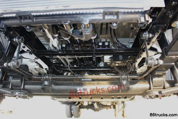 Dongfeng D72 PLUS 2022 Model Benfu Niu LV1 1.6L 122 hp 4X2(6 wheels) Gasoline 3m Double Row Stake Micro Truck (China VI) Chassis (1) | 86Tru
