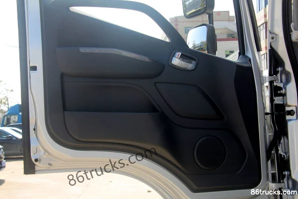 Foton Auman R pro Series 220 hp 4X2(6 wheels) 9.78m AMT Automatic Box Cargo Truck (China VI) Cab (3) | 86Trucks