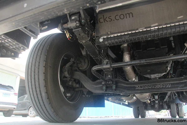 Foton Auman R pro Series 220 hp 4X2(6 wheels) 9.78m AMT Automatic Box Cargo Truck (China VI) Chassis (2) | 86Trucks