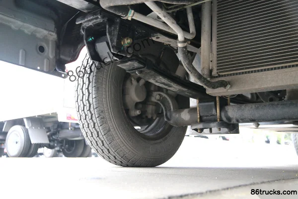 Ouling V5 Deluxe Edition 115hp 4X2(6 wheels) 4.005m single-row flatbed light truck (China VI) Chassis (2) | 86Trucks