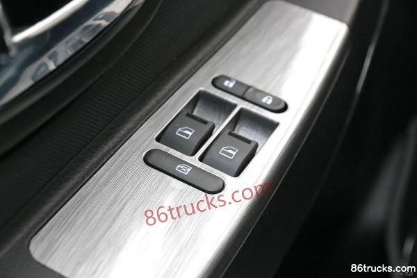 Ouling V5 Deluxe Edition 115hp 4X2(6 wheels) 4.005m single-row flatbed light truck (China VI) Cab (3) | 86Trucks