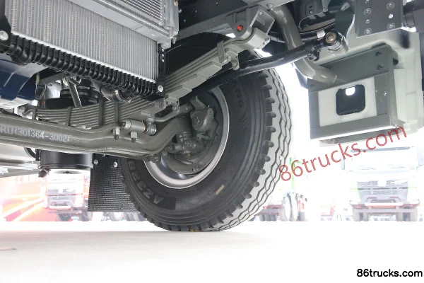 Sinotruk HOWO V5-X 270 hp 4X2(6 wheels) 9.8m wing-opening van cargo truck Chassis (3) | 86Trucks
