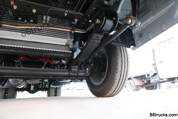 Dongfeng T5 95 hp 4X2(6 wheels) 3.4m single-row flatbed light truck (wide track) (Beijing VI) Chassis (3) | 86Trucks