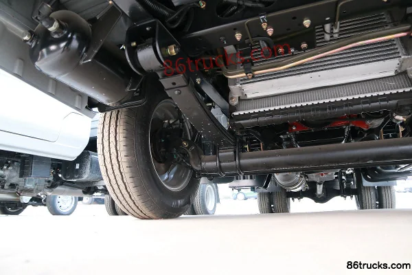 Dongfeng T5 95 hp 4X2(6 wheels) 3.4m single-row flatbed light truck (wide track) (Beijing VI) Chassis (2) | 86Trucks