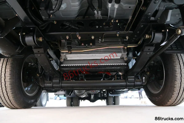 Dongfeng T5 95 hp 4X2(6 wheels) 3.4m single-row flatbed light truck (wide track) (Beijing VI) Chassis (1) | 86Trucks