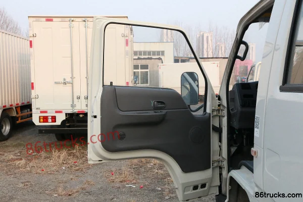 JMC Shunda Small Card 122hp 4X2(6 wheels) 2.69m Double Row Flatbed Light Truck (China VI) Cab (1) | 86Trucks