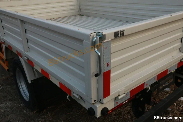 JMC Shunda Small Card 122hp 4X2(6 wheels) 2.69m Double Row Flatbed Light Truck (China VI) Body (3) | 86Trucks