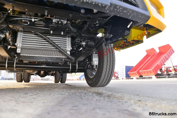 Yuejin Fuyun S80 95hp 4X2(6 wheels) 3.05m dump truck Chassis (3) | 86Trucks
