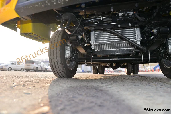 Yuejin Fuyun S80 95hp 4X2(6 wheels) 3.05m dump truck Chassis (2) | 86Trucks
