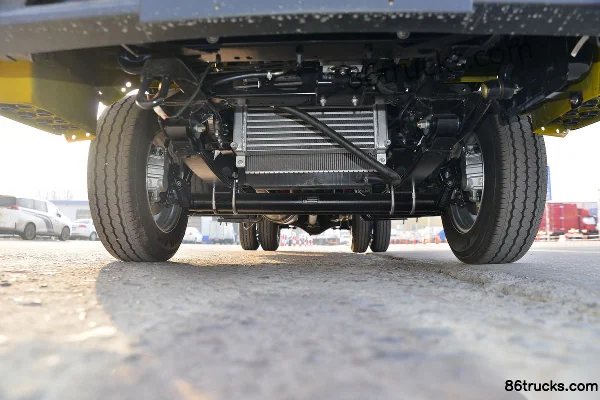 Yuejin Fuyun S80 95hp 4X2(6 wheels) 3.05m dump truck Chassis (1) | 86Trucks