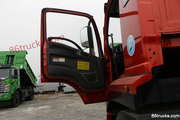 Dayun Zhisheng 245hp 6X2(8 wheels) 7.2m stake truck Cab (1) | 86Trucks