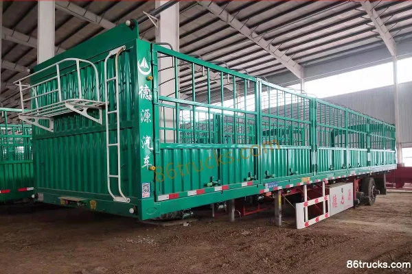 Deyuan Auto 13m Stake Semi-Trailer Exterior