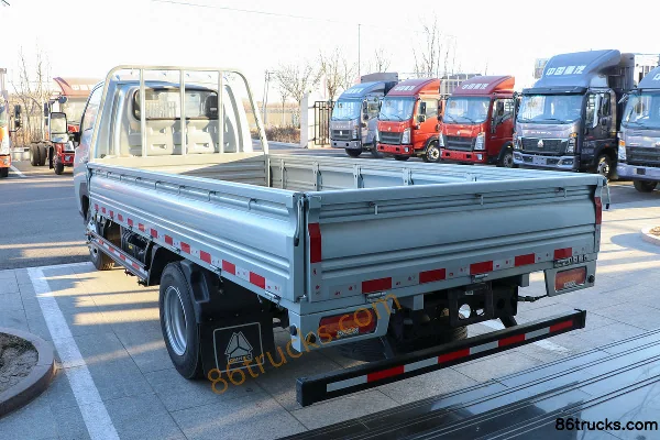Sinotruk HOWO Xiaoshuai 130hp 4X2(6 wheels) 3.6m single-row flatbed mini truck Exterior (3) | 86Trucks