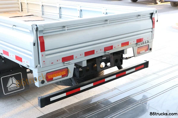 Sinotruk HOWO Xiaoshuai 130hp 4X2(6 wheels) 3.6m single-row flatbed mini truck Body (2) | 86Trucks