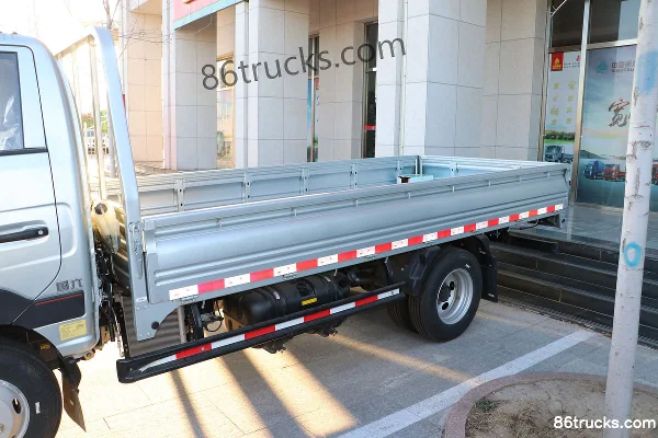 Sinotruk HOWO Xiaoshuai 130hp 4X2(6 wheels) 3.6m single-row flatbed mini truck Body (1) | 86Trucks