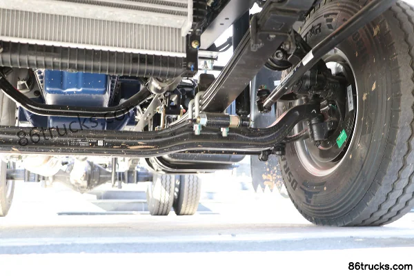 Sinotruk HOWO Zhuimeng 130 hp 4X2(6 wheels) 4.15m single-row van light truck Chassis (3) | 86Trucks