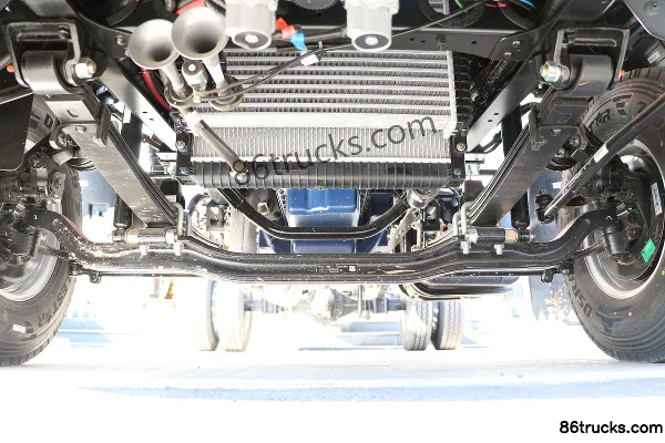 Sinotruk HOWO Zhuimeng 130 hp 4X2(6 wheels) 4.15m single-row van light truck Chassis (1) | 86Trucks