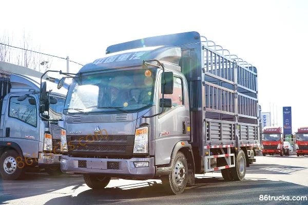 Sinotruk HOWO Dream 130 hp 4X2(6 wheels) 4.15 m Single Row Stake Truck (Rear Axle Ratio 4.875) Exterior (3) | 86Trucks