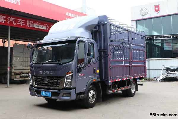Sinotruk HOWO Tongshuai 150 hp 4X2(6 wheels) 4.15 m Single Row Fence Van Light Truck Exterior (3) | 86Trucks