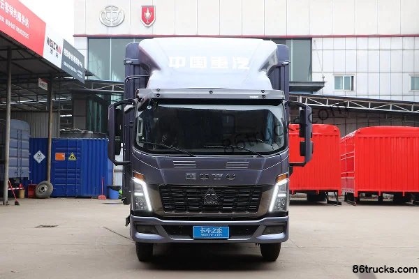 Sinotruk HOWO Tongshuai 150 hp 4X2(6 wheels) 4.15 m Single Row Fence Van Light Truck Exterior (2) | 86Trucks