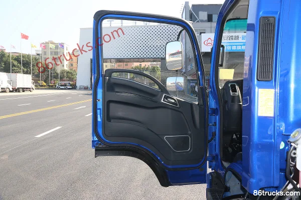 JAC Weiling K6 160 hp 4X2(6 wheels) 4.12m Single Row Box Light Truck (China VI) Cab (1) | 86Trucks