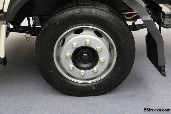 JAC Weiling K8 184 hp 4X2(6 wheels) 5.8m semi-sleeper flatbed cargo truck Chassis (2) | 86Trucks