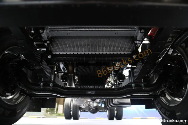 JAC Weiling K8 195 hp 4X2(6 wheels) 5.48m Row Half Stake Cargo Truck Chassis (1) | 86Trucks