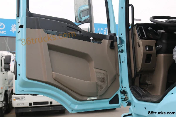 SHACMAN Delong L5000 Value Edition 220 hp 4X2(6 wheels) 6.8m Grating Cargo Truck (China VI) Cab (2) | 86Trucks