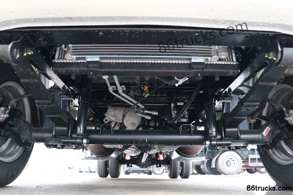 Huachen Xinyuan T50S Standard 112hp 4X2(6 wheels) CNG 3.6m single-row flatbed mini truck (China VI) (100L gas cylinder) Chassis (1) | 86Truc