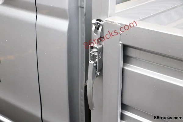 Huachen Xinyuan T50S Standard 112hp 4X2(6 wheels) CNG 3.6m single-row flatbed mini truck (China VI) (100L gas cylinder) Body (1) | 86Trucks