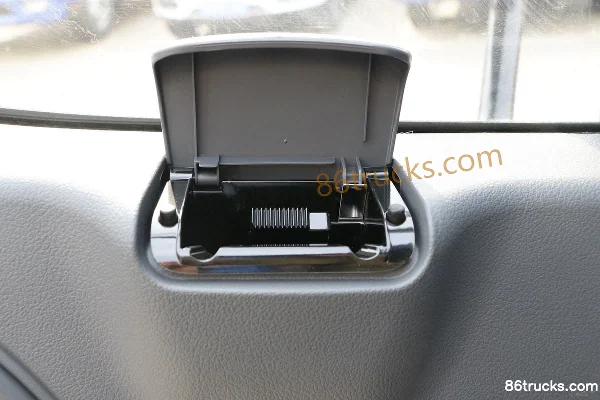 JAC Junling V6 152 ch 4X2(6 roues) camion plateau 4,22 m cabine simple (2) | 86Trucks