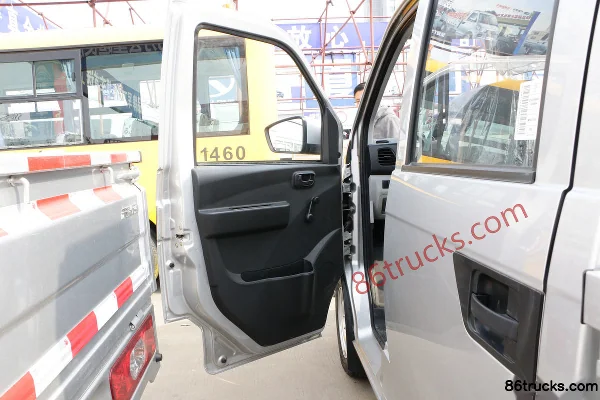 Karry Youjin T52 Luxury 1.5L 116hp 4X2(6 wheels) Gasoline 2.5m double-row flatbed mini truck (China VI) Cab (1) | 86Trucks
