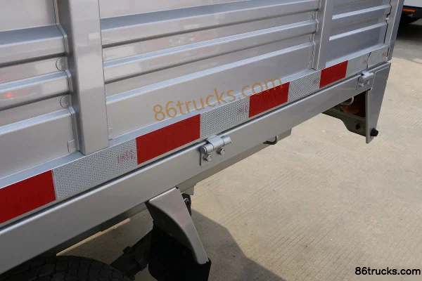 Karry Youjin T52 Luxury 1.5L 116hp 4X2(6 wheels) Gasoline 2.5m double-row flatbed mini truck (China VI) Body (3) | 86Trucks