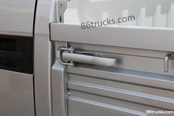Karry Youjin T52 Luxury 1.5L 116hp 4X2(6 wheels) Gasoline 2.5m double-row flatbed mini truck (China VI) Body (2) | 86Trucks