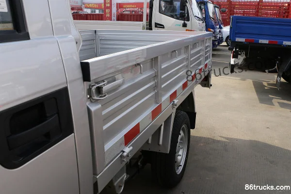 Karry Youjin T52 Luxury 1.5L 116hp 4X2(6 wheels) Gasoline 2.5m double-row flatbed mini truck (China VI) Body (1) | 86Trucks