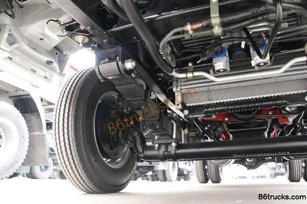 Foton Xiaoyun W3 95 hp 4X2(6 wheels) 3.3m Semi-row Flatbed Light Truck (China VI) Chassis (2) | 86Trucks