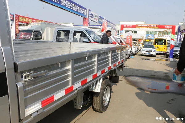 Karry Youjin Basic 1.3L 91hp 4X2(6 wheels) Gasoline 3m Single Row Flatbed Mini Truck (China VI) Body (1) | 86Trucks