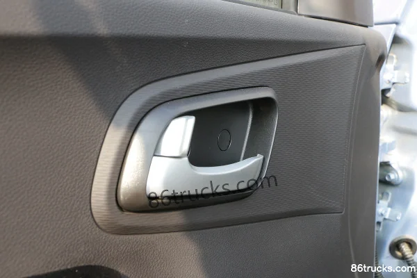 Foton Xiangling M1 Comfort 1,2 L 91 ch 4X2(6 roues) essence 3,05 m camion léger à ridelles à cabine simple (China VI) (pneus arrière simples