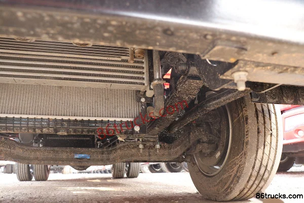 JAC Dewo Q8 170 hp 4X2(6 wheels) 5m flatbed cargo truck with half-row cab Chassis (3) | 86Trucks