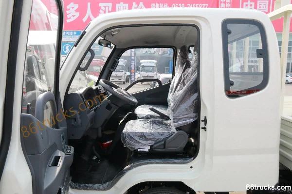 Foton Aoling Jieyun Classic Edition 1.5L 136 hp 4X2(6 wheels) gasoline 3.3m single-row flatbed light truck (China VI) Cab (1) | 86Trucks