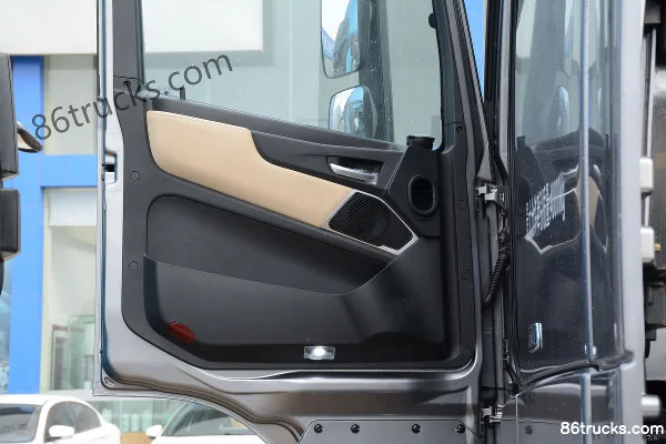 Foton Auman Galaxy Chuanyue Edition 580hp 6X4(10 wheels) AMT Automatic Tractor Truck (China VI)(With Retarder) Cab (3) | 86Trucks