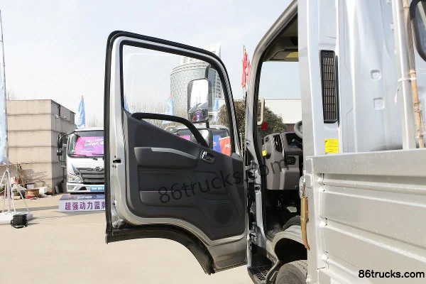 Foton Times Linghang 5 (Blue Bull King) 158hp 4X2(6 wheels) 4.17m single-row stake truck (China VI) Cab (1) | 86Trucks