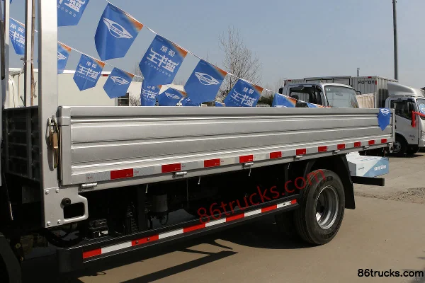Foton Times Linghang 5 (Blue Bull King) 158hp 4X2(6 wheels) 4.17m single-row stake truck (China VI) Body (1) | 86Trucks